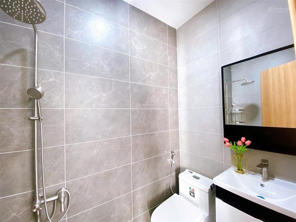 Ở ngay! phòng cửa sổ siêu to ngay nguyễn gia trí gần đh hutech, pearl plaza full tiện nghi.