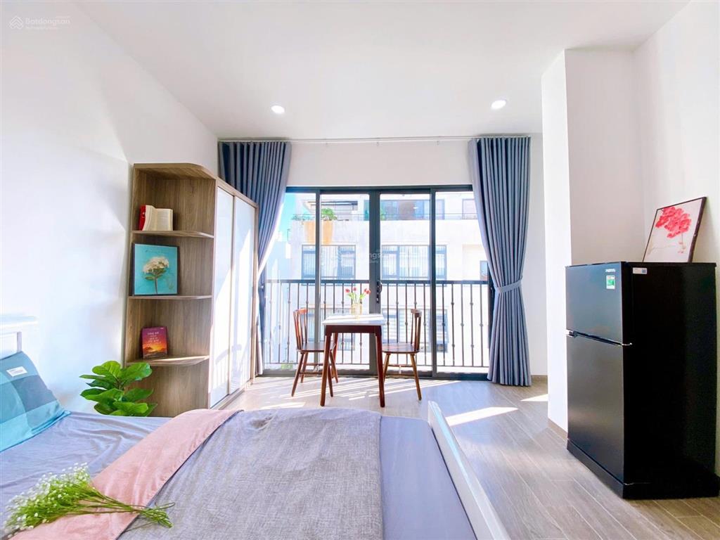 Ở ngay! phòng cửa sổ siêu to ngay nguyễn gia trí gần đh hutech, pearl plaza full tiện nghi.