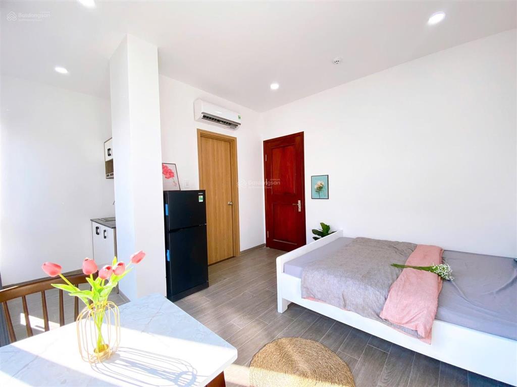 Ở ngay! phòng cửa sổ siêu to ngay nguyễn gia trí gần đh hutech, pearl plaza full tiện nghi.