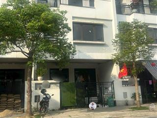 Chào bán căn nhà thô 3 tầng phong cách châu âu trung tâm kđt quang minh green giá 6ty