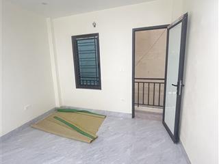 Nhà đẹp ở luôn, 6 tầng có thang máy xin, gần phố ngõ thông có 8,5 tỷ định công.