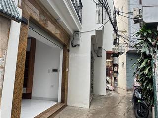 Nhà đẹp ở luôn, 6 tầng có thang máy xin, gần phố ngõ thông có 8,5 tỷ định công.