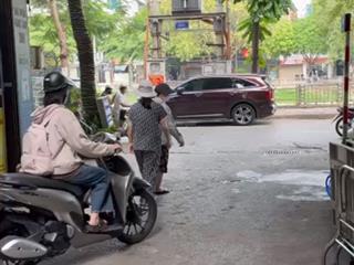 Ngõ thông ô tô qua nhà ,kinh doanh 59m2x6t 17 tỷ vũ tông phan thanh xuân .