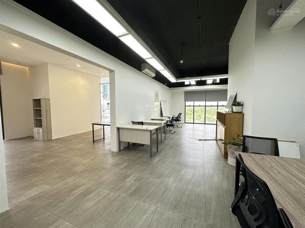 Chính chủ thiện chí bán căn văn phòng rộng 47m2 giá 3,850 tỷ bao hết, vuông vức siêu đẹp