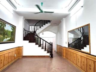 Lô góc, gần ô tô ngọc trục, giáp lê quang đạo kéo dài. 51m2, 4 tầng 154tr/m.