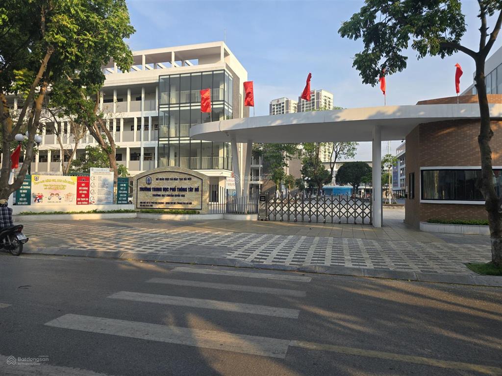 Bán đất phú thượng, đường ô tô tránh, mảnh góc mặt tiền 18m. phụ hợp xây biệt thự,buildinh.