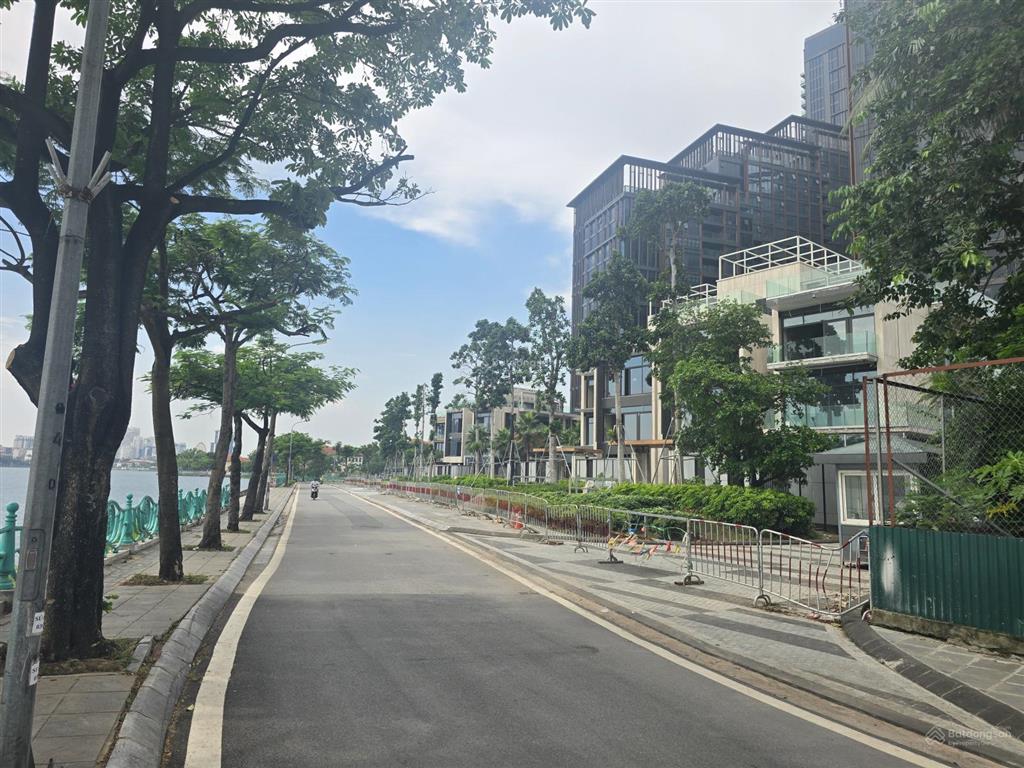 Bán đất siêu hiếm quảng khánh tây hồ 900m2 view trực diện hồ tây, mặt tiền khủng 60m