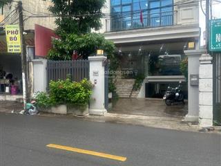 Siêu phẩm mặt phố tây hồ tòa nhà văn phòng 9 tầng + 1 hầm doanh thu 2,4 tỷ. diện tích 168.6m2