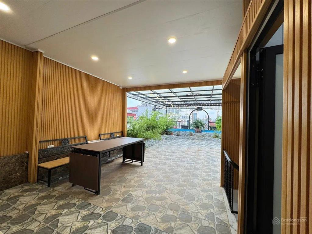 Bán nhà hiếm ngõ ô tô, view sân chơi, ô tô tránh vào nhà. 50m ra đường phạm văn đồng kinh doanh vp