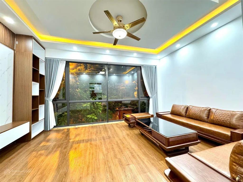 Bán nhà hiếm ngõ ô tô, view sân chơi, ô tô tránh vào nhà. 50m ra đường phạm văn đồng kinh doanh vp