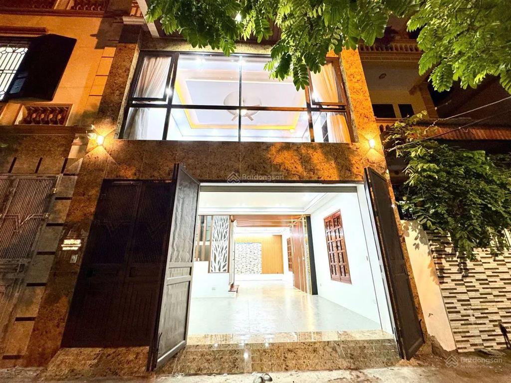 Bán nhà hiếm ngõ ô tô, view sân chơi, ô tô tránh vào nhà. 50m ra đường phạm văn đồng kinh doanh vp