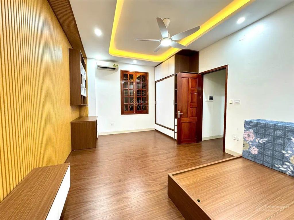 Bán nhà hiếm ngõ ô tô, view sân chơi, ô tô tránh vào nhà. 50m ra đường phạm văn đồng kinh doanh vp