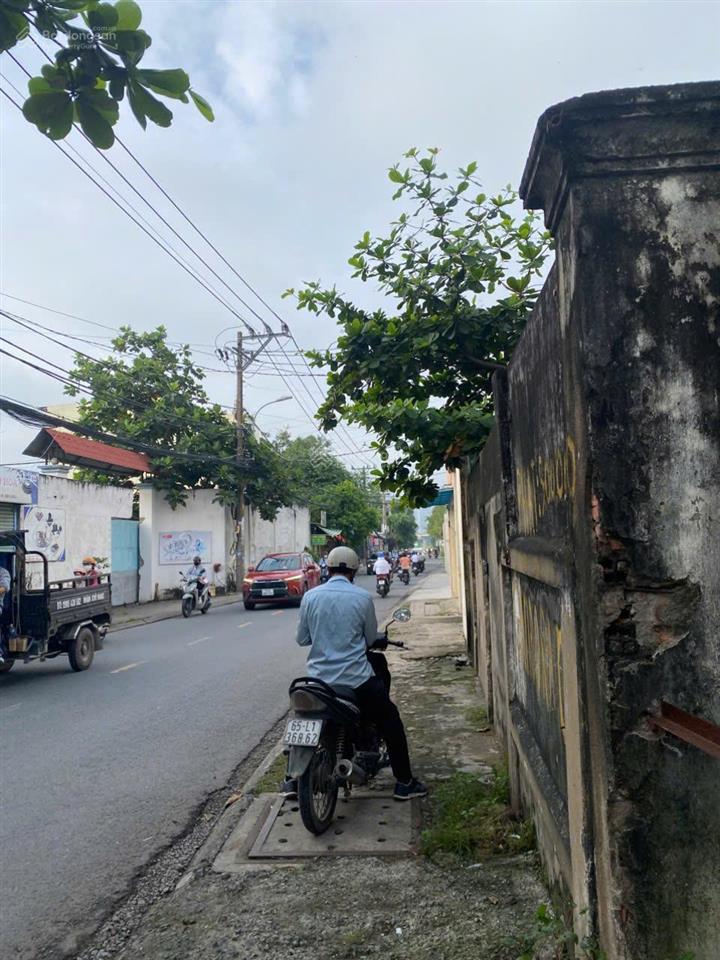 Chuyển nhượng lô đất góc 2mt đường nam hoà  đường 440, phước long a, tp thủ đức