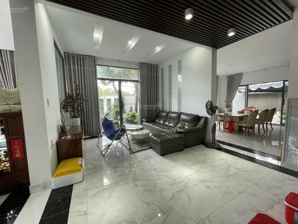 Biệt thự góc 3 mặt tiền 19x20m có hầm hồ cá koi tiền tỷ, thang máy khu biệt thự nam long q12