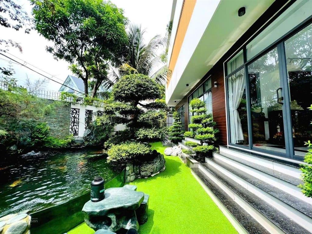 Biệt thự góc 3 mặt tiền 19x20m có hầm hồ cá koi tiền tỷ, thang máy khu biệt thự nam long q12