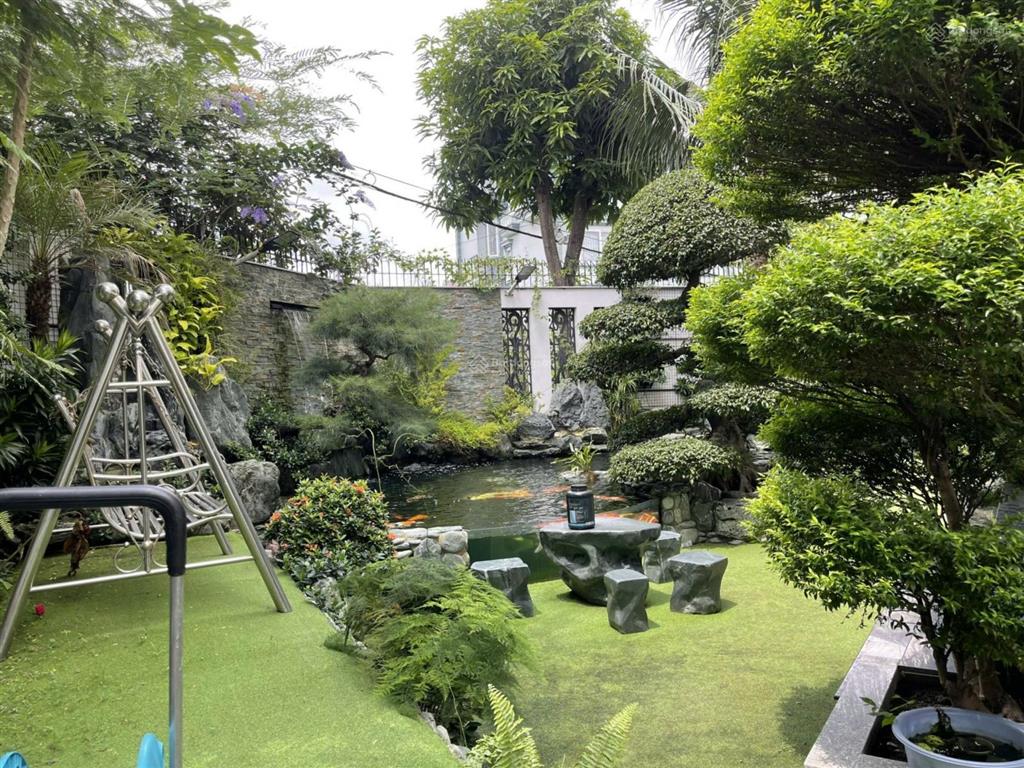 Biệt thự góc 3 mặt tiền 19x20m có hầm hồ cá koi tiền tỷ, thang máy khu biệt thự nam long q12