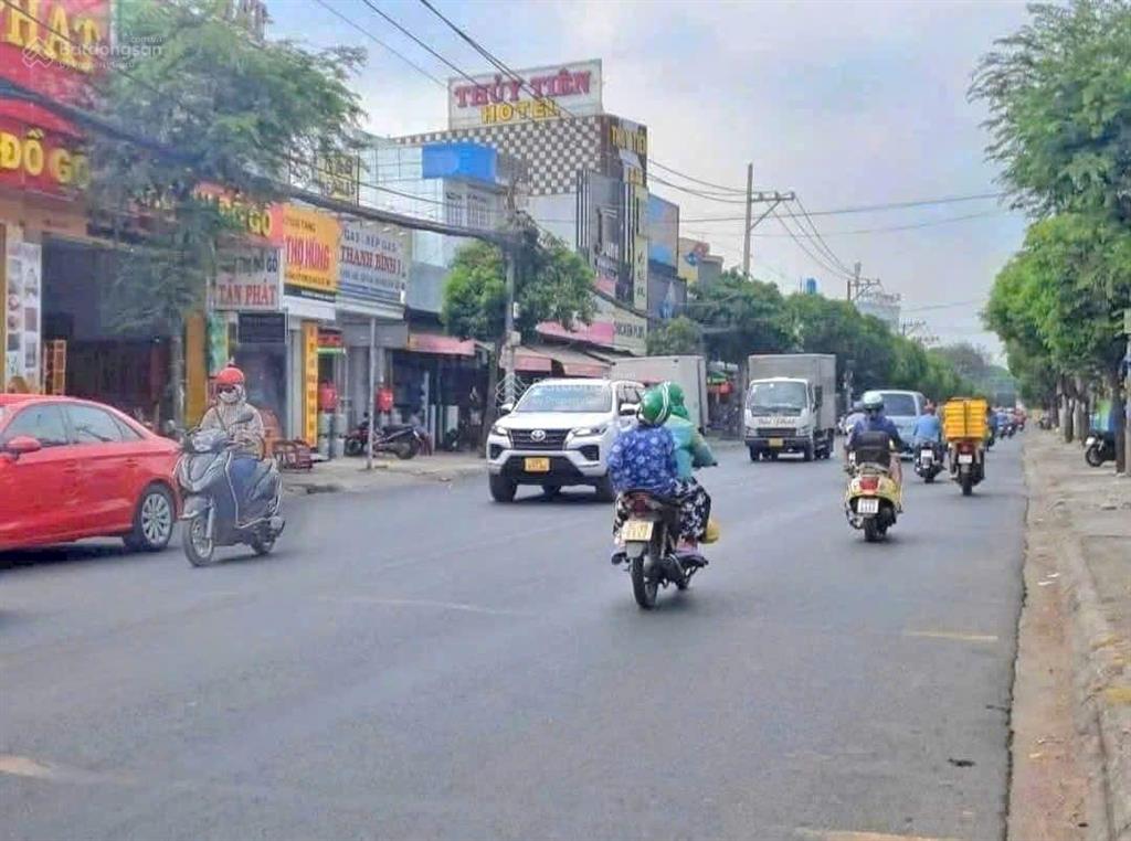 Biệt thự khủng 1080m2 (25x45m), 1hầm, 1lầu, 1áp mái, mặt tiền lê thị riêng, thới an, q12
