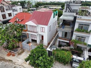 Biệt thự 10x20m đúc 3 lầu mặt tiền đường 25m trục chính kdc phú nhuận, lê thị riêng, thới an, q12