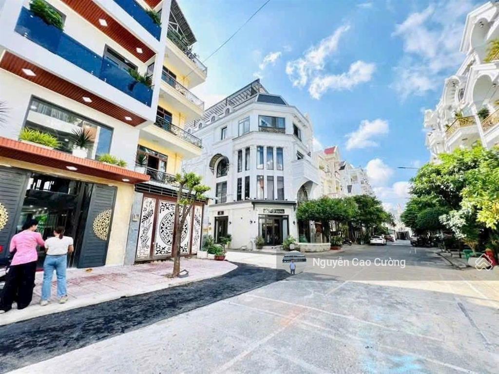 Giảm 1 tỷ, biệt thự 5.5x16m, 1 lửng 4 lầu, khu biệt thự đường 12m trần thị năm, tân chánh hiệp, q12