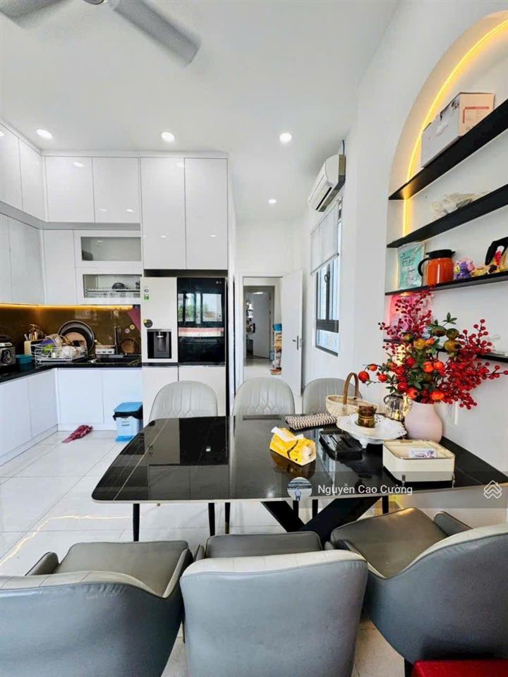 Nhà góc 3 mặt tiền có thang máy 4,8x17m đúc 1 lững, 4 lầu, nội thất hiện đại đẹp, tân chánh hiệp 3