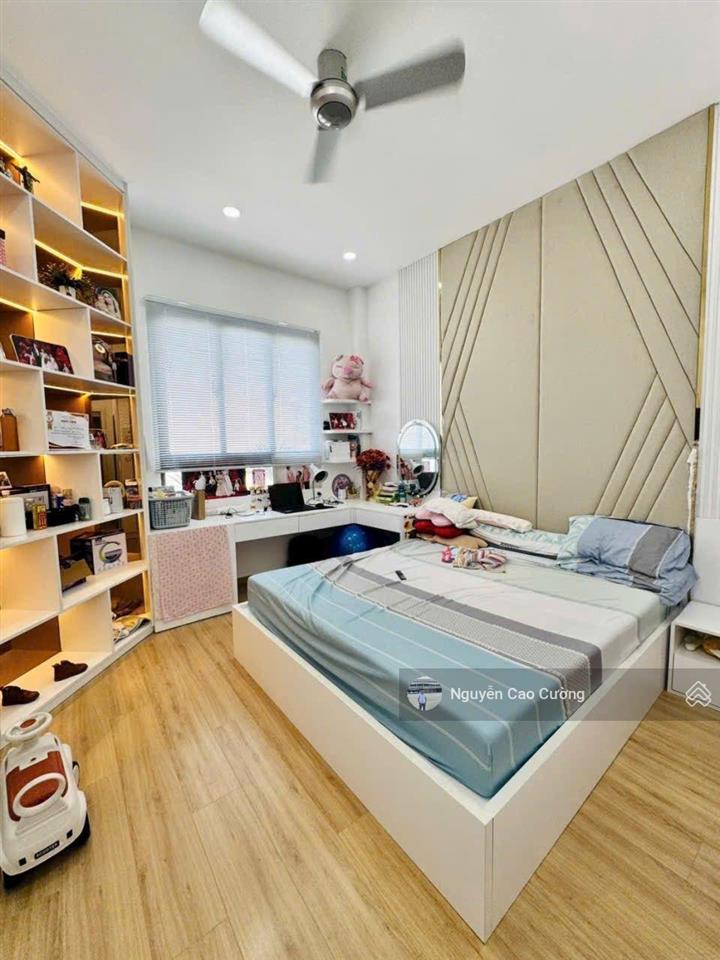 Nhà góc 3 mặt tiền có thang máy 4,8x17m đúc 1 lững, 4 lầu, nội thất hiện đại đẹp, tân chánh hiệp 3