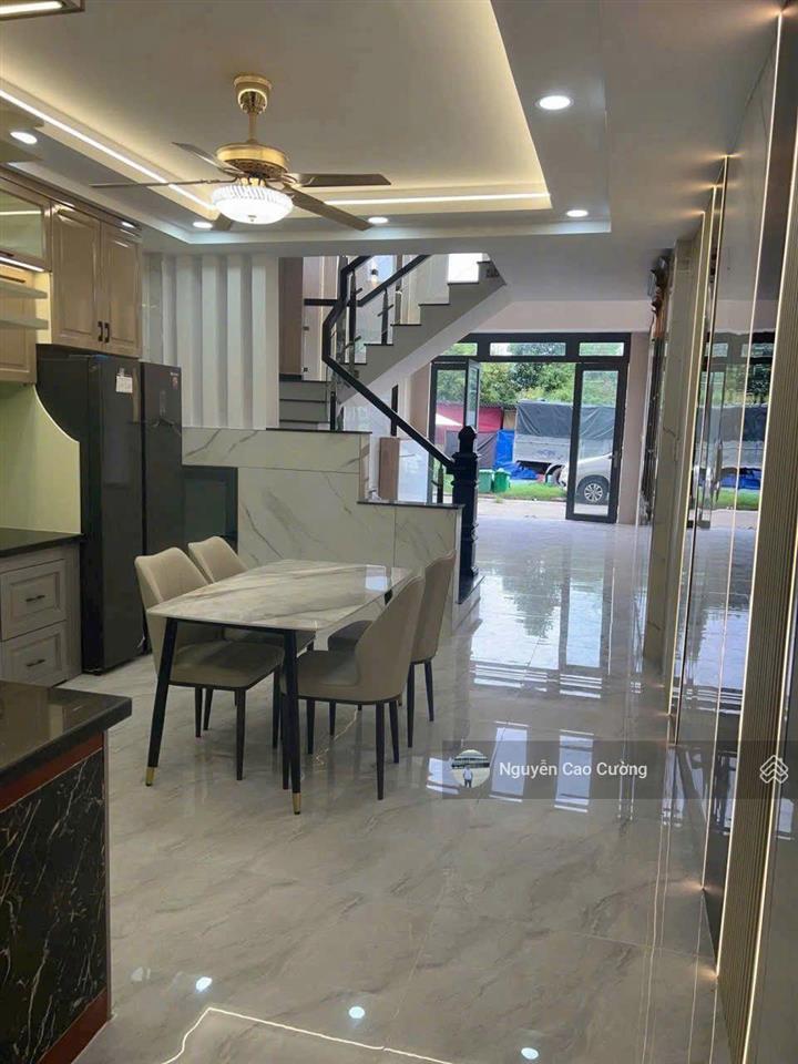 Bán nhà mặt tiền 5x23m có thang máy, tân thới nhất 6, gần chợ lạc quang, q12