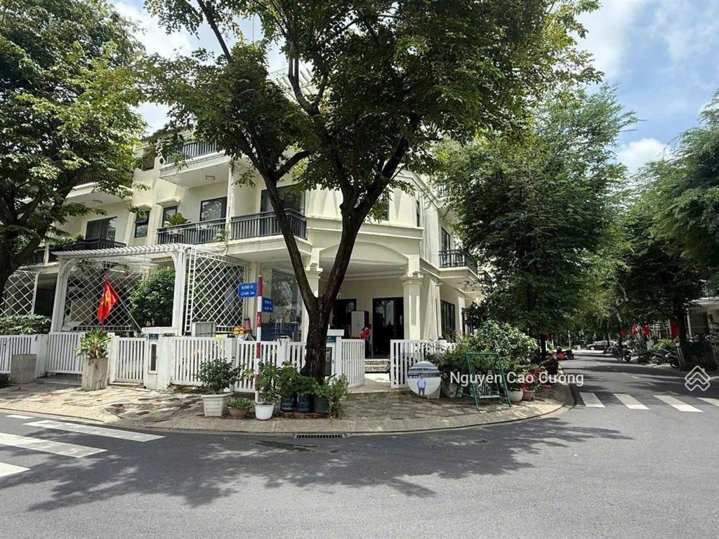 Bán biệt thự góc 2 mặt tiền  senturia vườn lài an phú đông q12