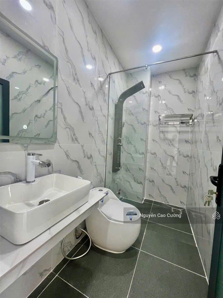 Giảm 800tr, nhà phố 4,5x19m 1lững 3 lầu đường 6m , 1/ thạnh xuân 25, gần ủy ban phường