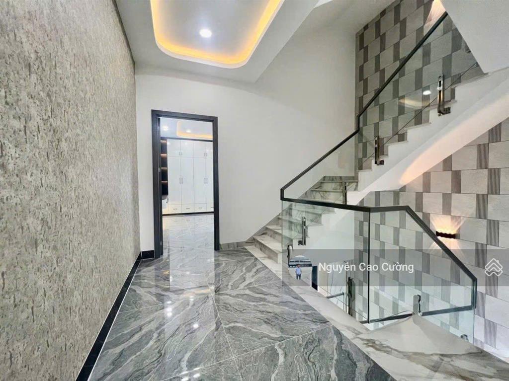 Giảm 800tr, nhà phố 4,5x19m 1lững 3 lầu đường 6m , 1/ thạnh xuân 25, gần ủy ban phường
