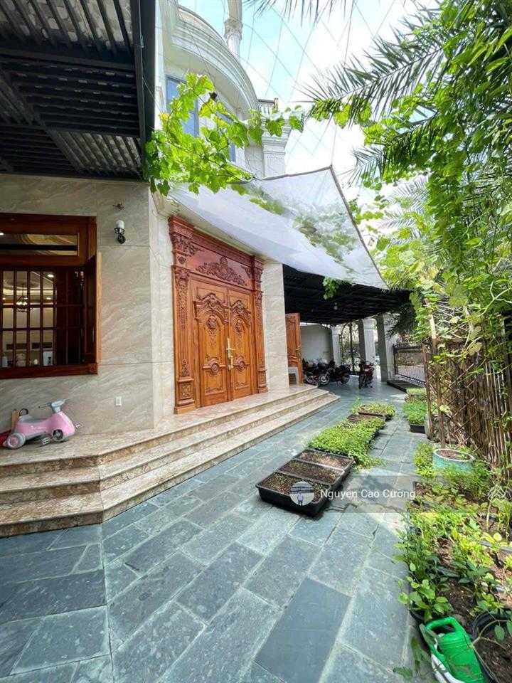 Biệt thự view sông 254m2 có thang máy, đường 20m, khu biệt thự kdc phú nhuận, lê thị riêng, thới an