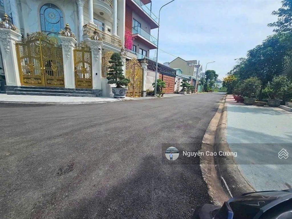 Biệt thự view sông 254m2 có thang máy, đường 20m, khu biệt thự kdc phú nhuận, lê thị riêng, thới an