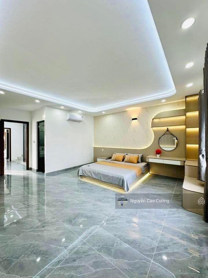 Villa phố thang máy 7x20m nở hậu 8m, 1lững 3 lầu đường 8m 1/ thạnh lộc 37 gần uỷ ban phường