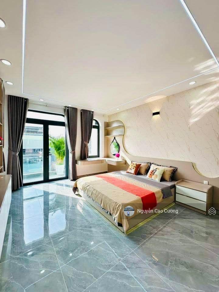 Villa phố thang máy 7x20m nở hậu 8m, 1lững 3 lầu đường 8m 1/ thạnh lộc 37 gần uỷ ban phường