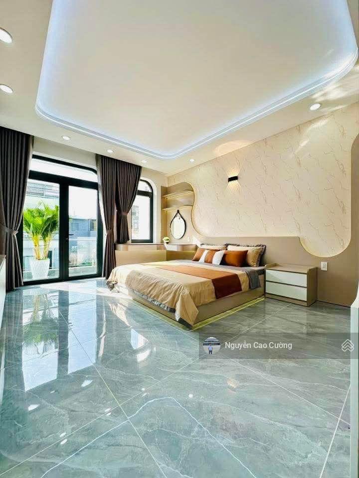 Villa phố thang máy 7x20m nở hậu 8m, 1lững 3 lầu đường 8m 1/ thạnh lộc 37 gần uỷ ban phường