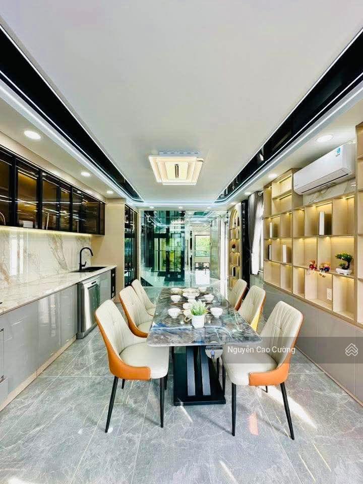 Villa phố thang máy 7x20m nở hậu 8m, 1lững 3 lầu đường 8m 1/ thạnh lộc 37 gần uỷ ban phường