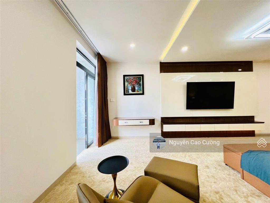Siêu phẩm mặt tiền thang máy 5x25m đúc 5 tầng, nội thất nhập khẩu ý, đường hiệp thành 18, q12