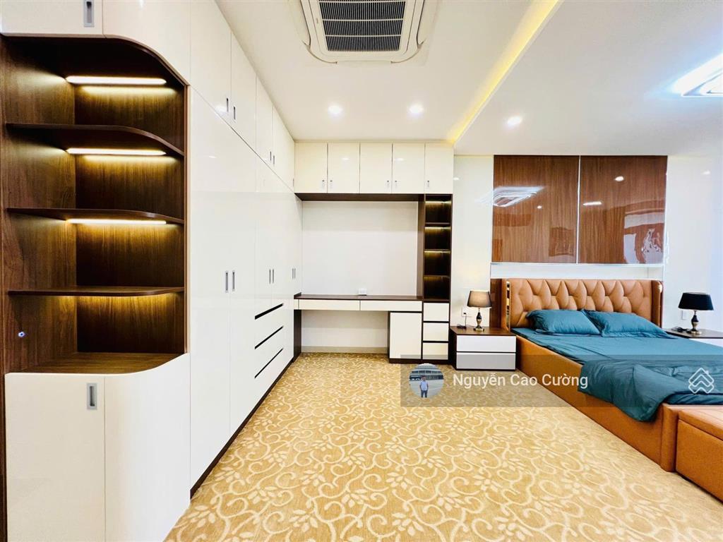 Siêu phẩm mặt tiền thang máy 5x25m đúc 5 tầng, nội thất nhập khẩu ý, đường hiệp thành 18, q12