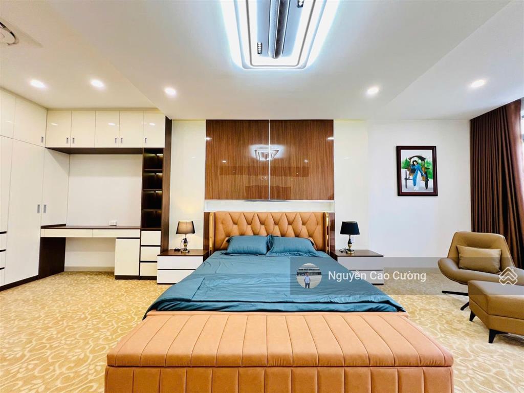 Siêu phẩm mặt tiền thang máy 5x25m đúc 5 tầng, nội thất nhập khẩu ý, đường hiệp thành 18, q12