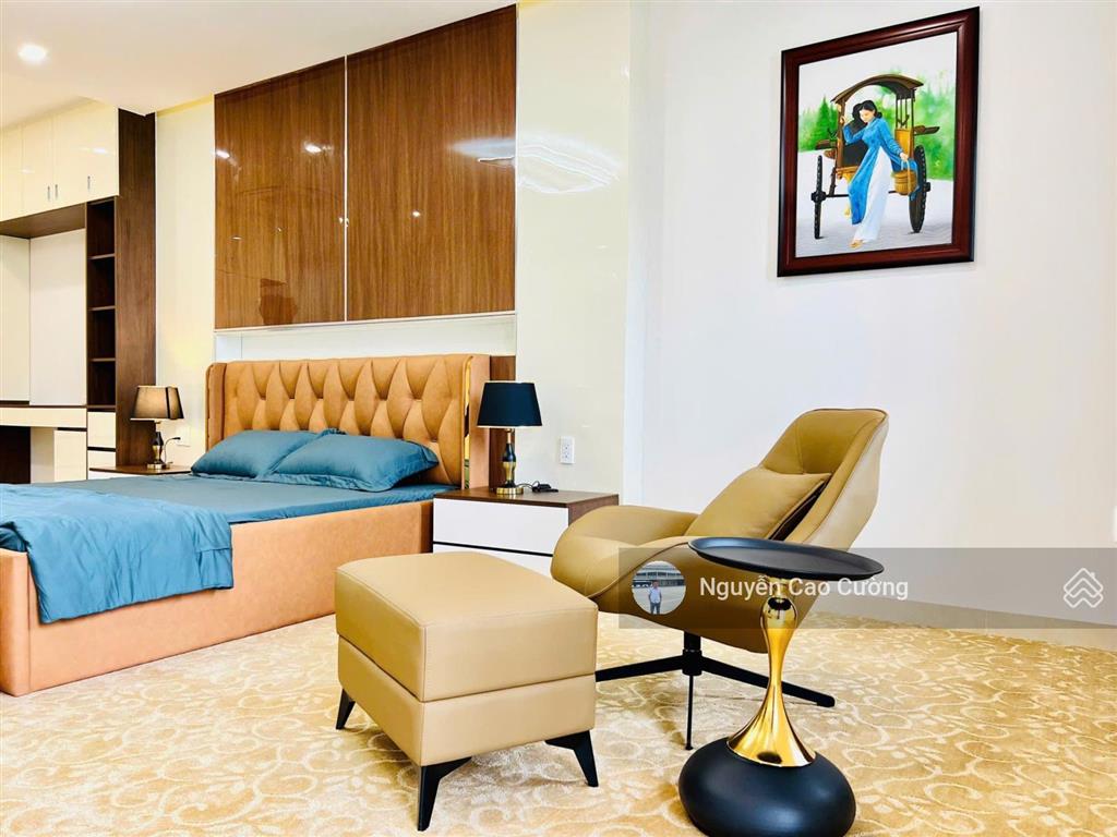 Siêu phẩm mặt tiền thang máy 5x25m đúc 5 tầng, nội thất nhập khẩu ý, đường hiệp thành 18, q12