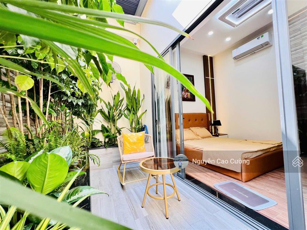 Siêu phẩm mặt tiền thang máy 5x25m đúc 5 tầng, nội thất nhập khẩu ý, đường hiệp thành 18, q12