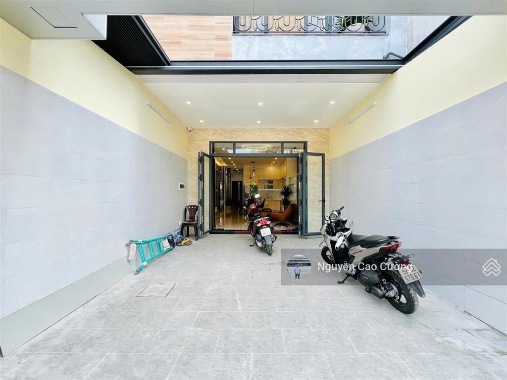 Siêu phẩm mặt tiền thang máy 5x25m đúc 5 tầng, nội thất nhập khẩu ý, đường hiệp thành 18, q12