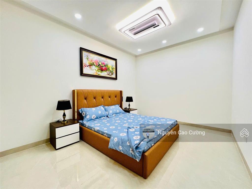 Siêu phẩm mặt tiền thang máy 5x25m đúc 5 tầng, nội thất nhập khẩu ý, đường hiệp thành 18, q12
