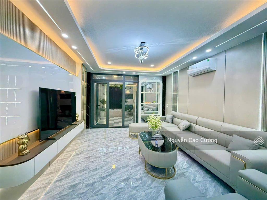 Nhà phố thang máy, full nội thất đường 8m, 4x20m, 1 lửng 3 lầu thạnh lộc 37 gần cấp 3 trần hưng đạo