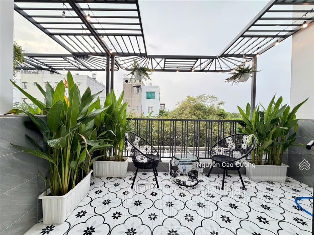 Nhà phố thang máy, full nội thất đường 8m, 4x20m, 1 lửng 3 lầu thạnh lộc 37 gần cấp 3 trần hưng đạo