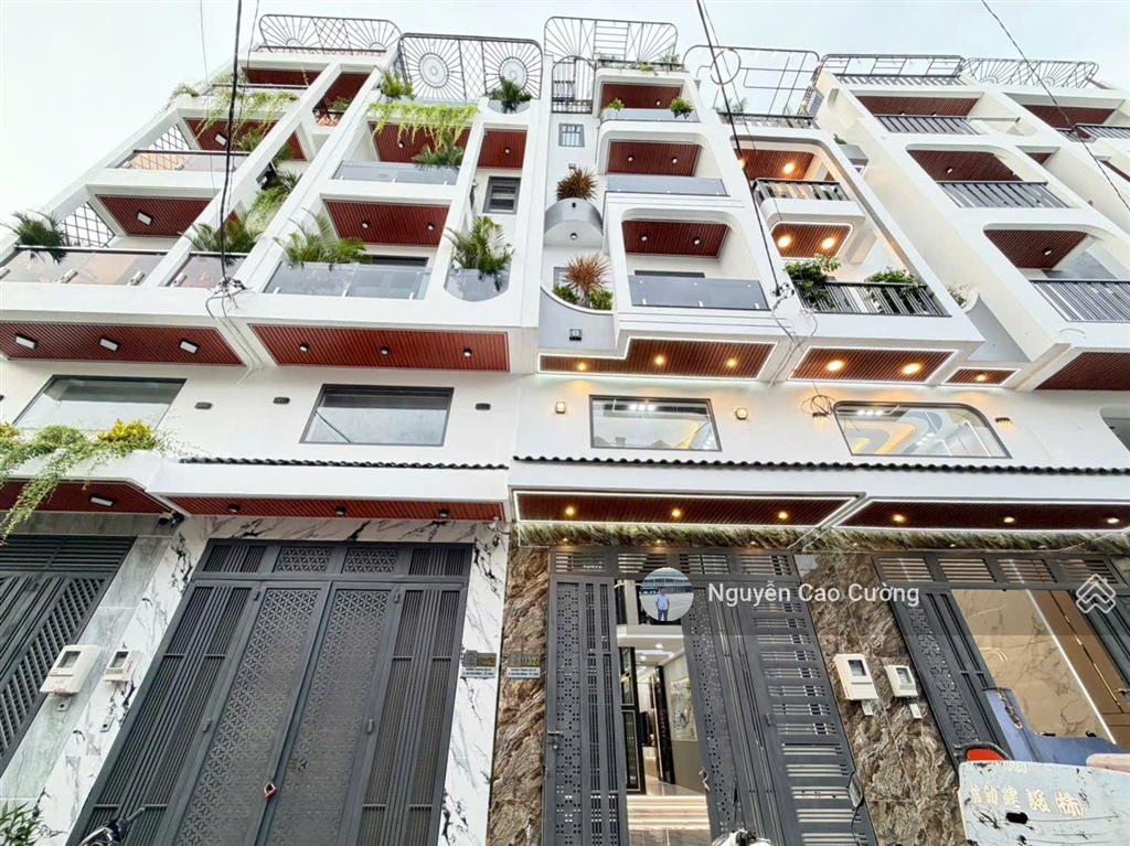 Nhà phố thang máy, full nội thất đường 8m, 4x20m, 1 lửng 3 lầu thạnh lộc 37 gần cấp 3 trần hưng đạo