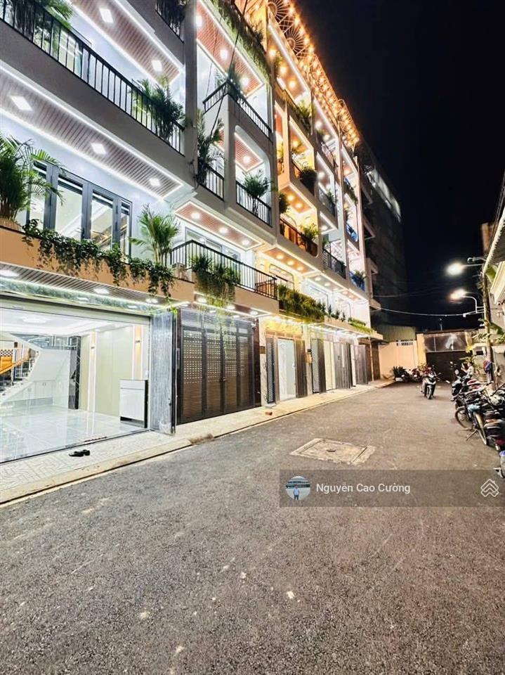 Nhà phố thang máy, full nội thất đường 8m, 4x20m, 1 lửng 3 lầu thạnh lộc 37 gần cấp 3 trần hưng đạo