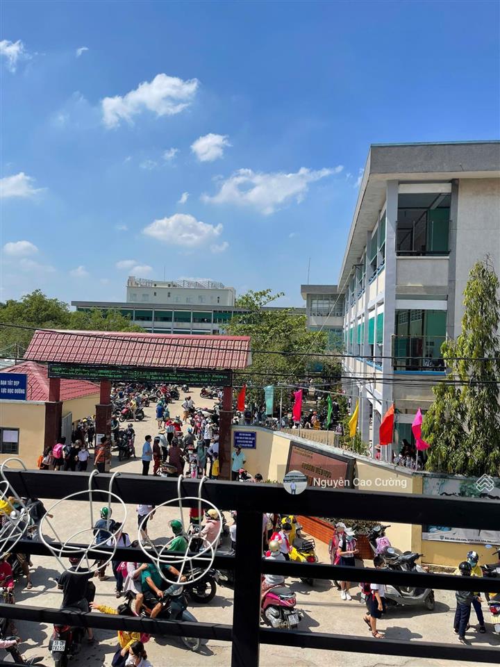 Nhà mặt tiền kinh doanh 5x20m nguyễn thị sáu ngay cổng trường cấp 2 trần hưng đạo, thạnh lộc, q12