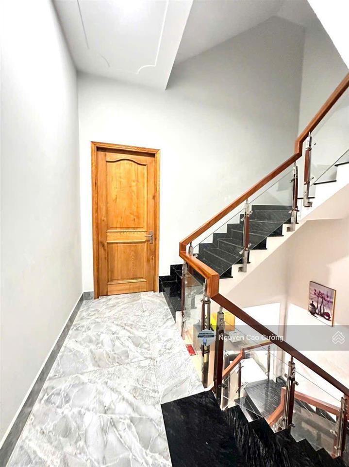 Bán nhà 4x20m mặt tiền đường trần thị hè khu vực sầm uất, kinh doanh tốt, hiệp thành, q12