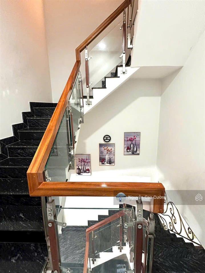 Bán nhà 4x20m mặt tiền đường trần thị hè khu vực sầm uất, kinh doanh tốt, hiệp thành, q12