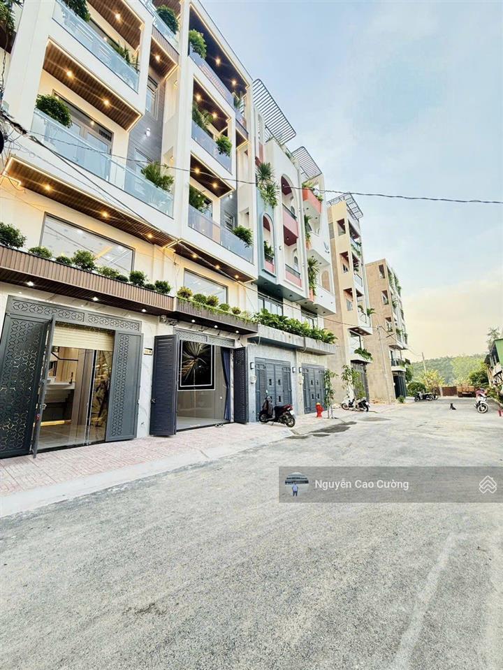 Nhà phố nội thất đẹp, 4x16m, 1 lửng 3 lầu, đường nhựa 8m, thạnh xuân 25